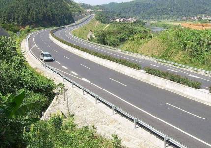 【2023年春节高速公路免费时间，2022年春节高速公路免费吗】