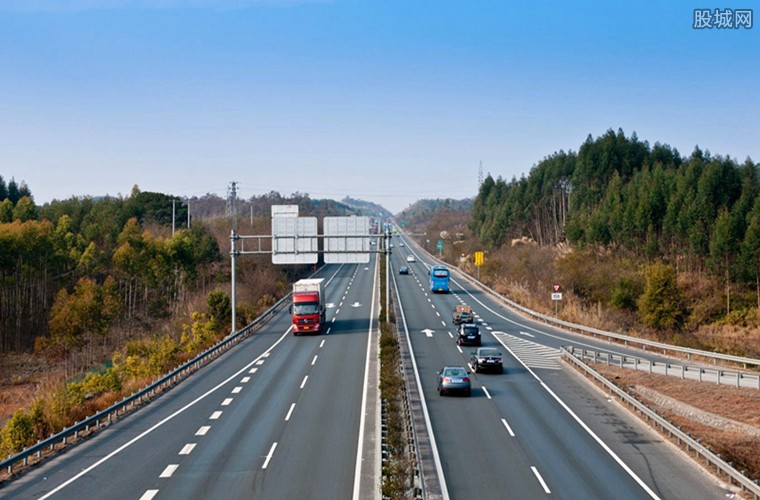 【2023年春节高速公路免费时间，2022年春节高速公路免费吗】
